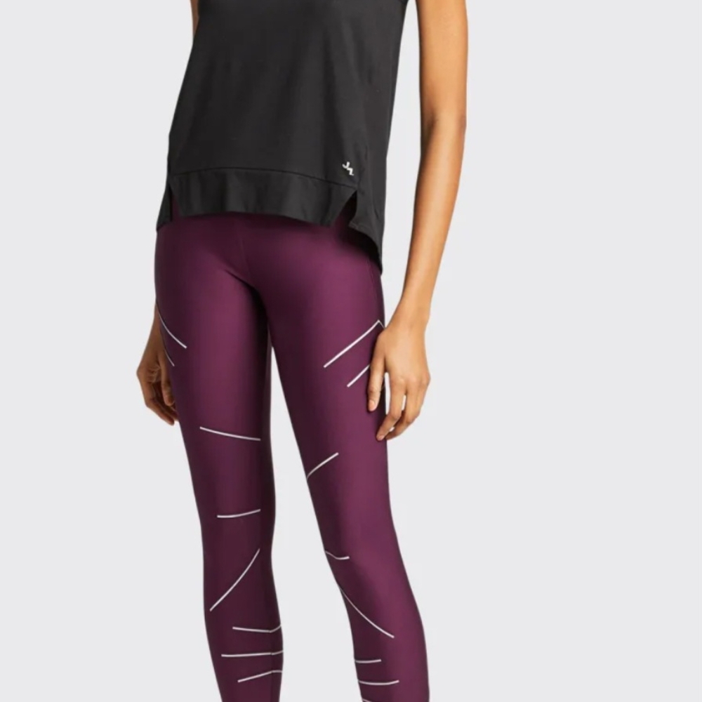 NWOT ALO Yoga Women's Reflective High-Waist Sequence Leggings. Size M